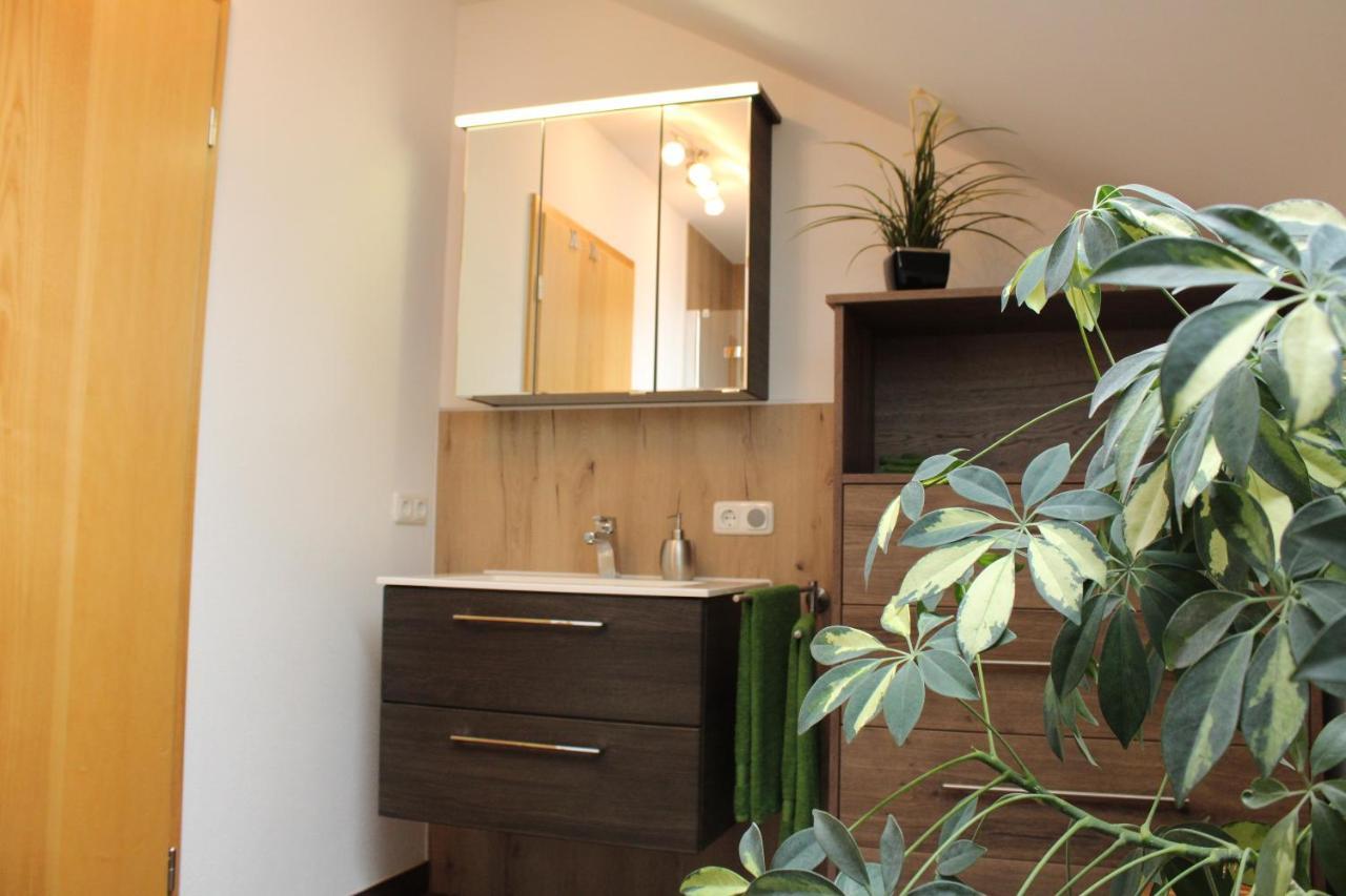 Ferienwohnung Am Dreiseithof 하우젠베르크 외부 사진